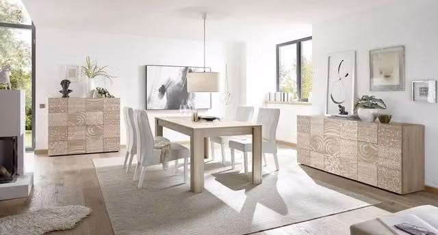 Conjunto de comedor moderno Azura Home Design con mesa rectangular extensible y sillas en acabado roble, blanco, marrón y beige
