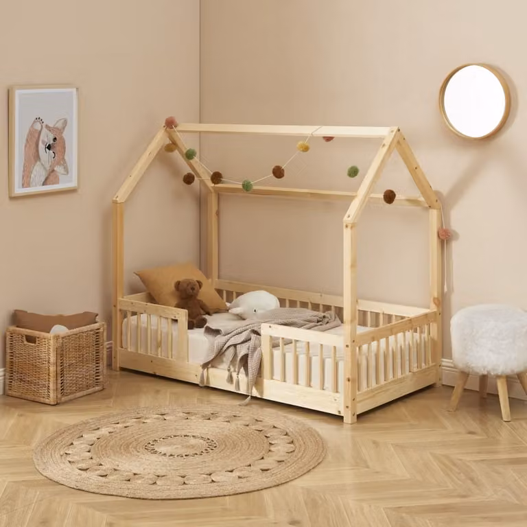 Cama cabaña Baita para niños de pino macizo con barandillas y somier incluido, An/P/Al: 140 x 70 x 77,5 cm