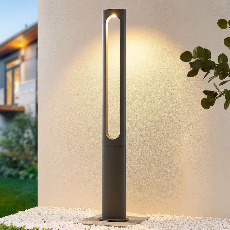 Farola LED Lucande Dovino de pie para jardín en color negro y gris, altura: 150 cm