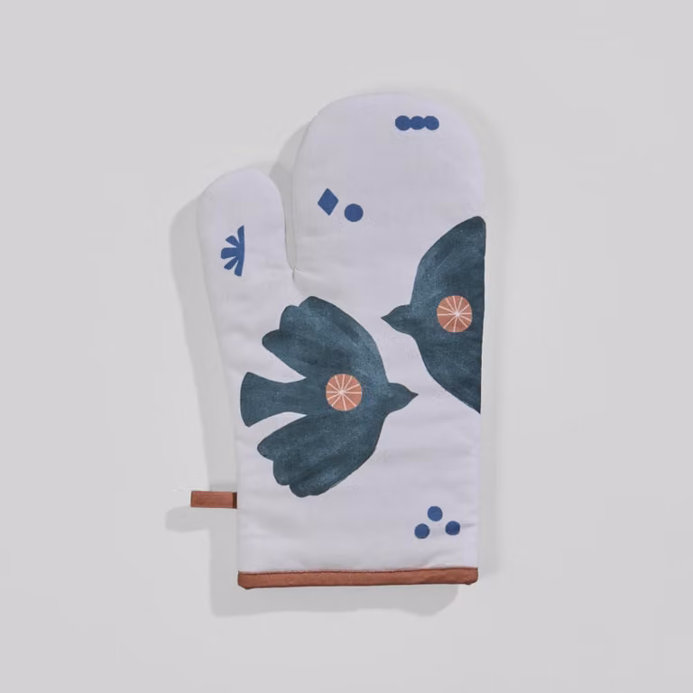 Guante de cocina de algodón orgánico Maison du Monde en azul y blanco con diseño de pájaro