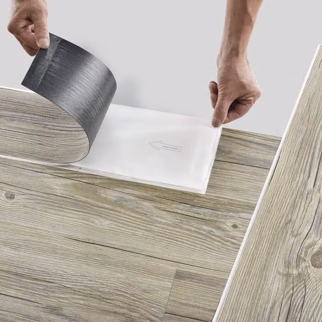 Suelo de vinilo laminado autoadhesivo neu.holz con efecto madera roble italiano, color marrón, 5,85 m² (42 planchas)