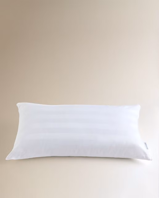 Almohada de fibra clásica El Corte Inglés, color blanco, firmeza media, An/P/Al: 70 x 40 x 40 cm