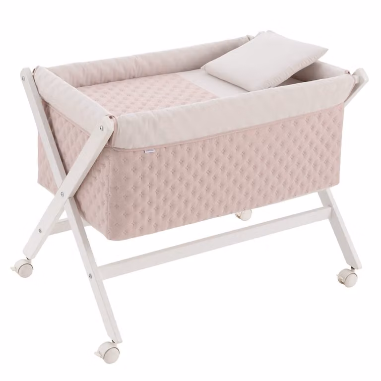 Minicuna de madera tipo tijera Cambrass en color rosa y blanco, An/P/Al: 55 x 87 x 74 cm