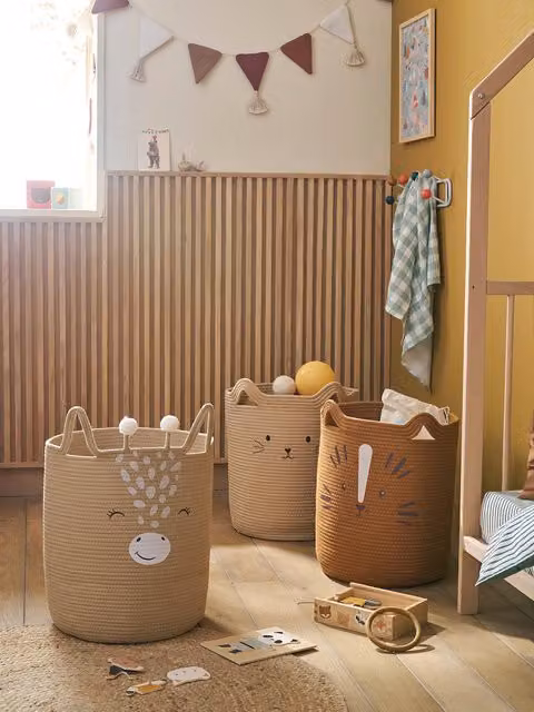 Cesta de almacenaje de cuerda de algodón con diseño de jirafa para habitación infantil de Vertbaudet, color marrón y beige, con asas