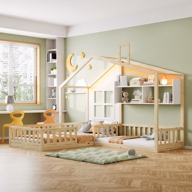 Cama infantil tipo cabaña MODFU con iluminación LED, estantes laterales y barandillas de seguridad, disponible en blanco o madera natural, An/P/Al: 90 x 200 x 173,5 cm