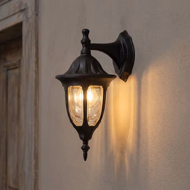 Aplique de pared exterior Rabalux en color negro con iluminación LED hacia abajo e27 e IP43