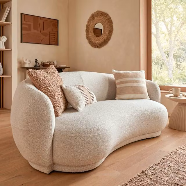 Sofá de 2 plazas Nesky de Atmosphera con diseño moderno en tejido blanco y estructura de madera y metal, An: 192 cm, P: 99 cm