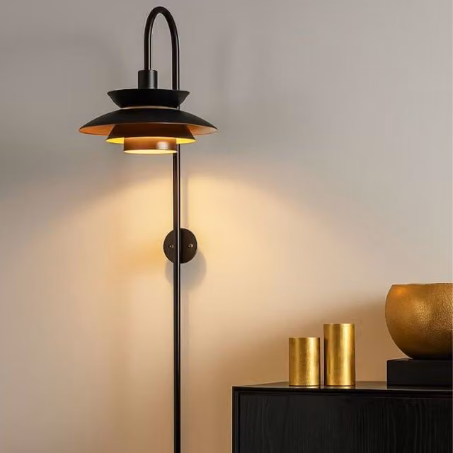 Aplique de pared moderno F-BRIGHT con tulipa metálica y casquillo E27 disponible en negro, blanco, verde o dorado/latón