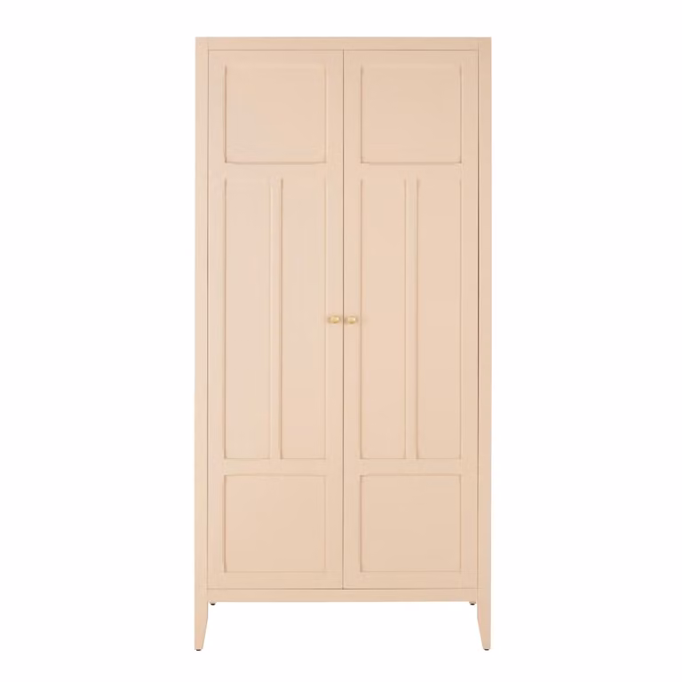 Armario infantil de Maisons du Monde en pino y MDF color melocotón con 2 puertas batientes y estantes internos