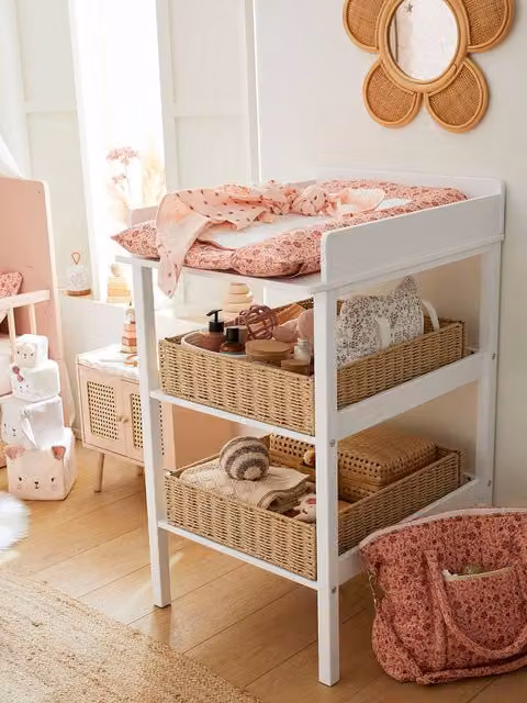 Mesa cambiador de bebé Vertbaudet en color blanco estilo escandinavo con cambiador incluido