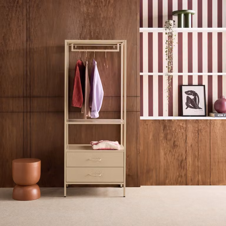 Mueble de entrada y perchero industrial SWEEEK de metal con armario y cajones, Negro y Beige, An/P/Al: 70 x 45 x 180 cm