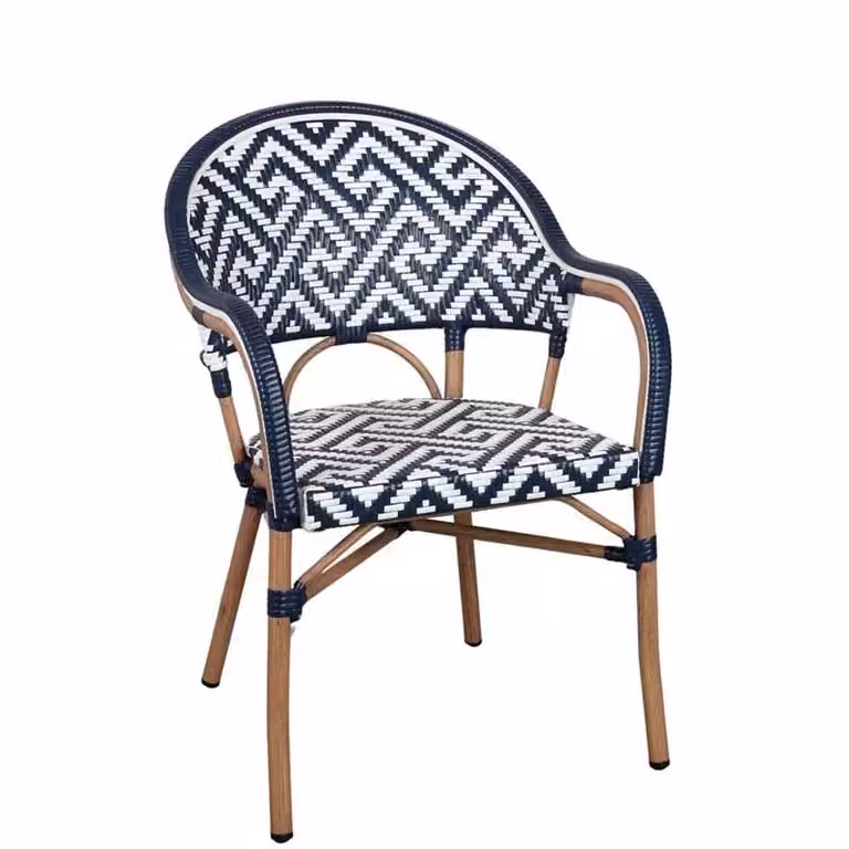 Silla de exterior Moment de MISTERWILS FURNITURE FOR FREE SOULS con reposabrazos, apilable y resistente a la intemperie, An/P/Al: 58 x 86 x 62 cm