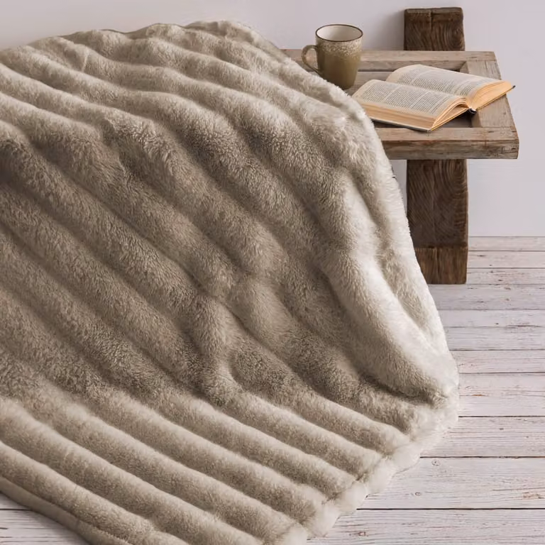 Manta de pelo largo Manterol beige An/P: 140 x 190 cm