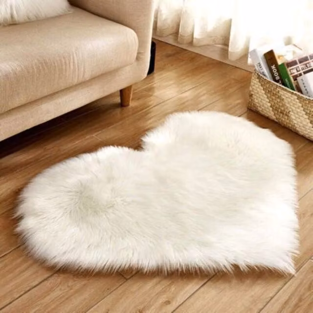 Alfombra de piel sintética con forma de corazón XISRENS, suave y mullida, color blanco, An/P: 40 x 50 cm