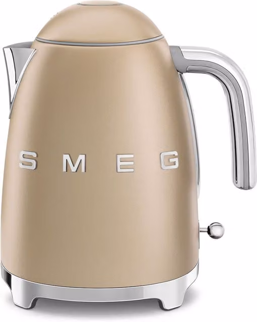 Hervidor Smeg KLF03CHMEU de 1,7 litros en color champagne mate con potencia de 2400 W