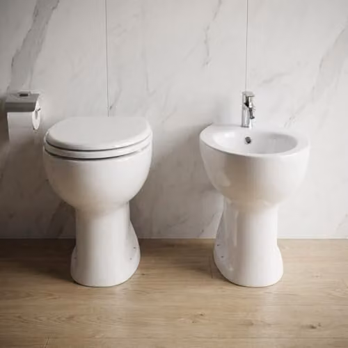Kit sanitario senior BB BuyBath de cerámica blanca con WC de altura confort, bidé y asiento con cierre suave