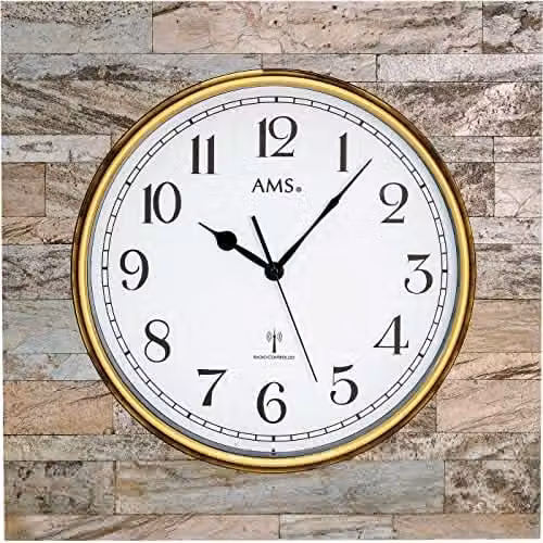 Reloj de pared analógico AMS F5567 con carcasa de madera y placa de piedra en colores marrón, blanco y dorado
