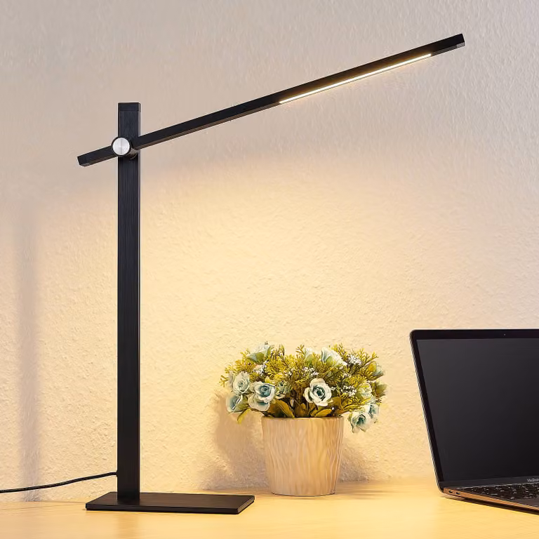Lámpara de mesa LED Wasko de Lucande, flexo atenuable en metal negro para oficina o despacho