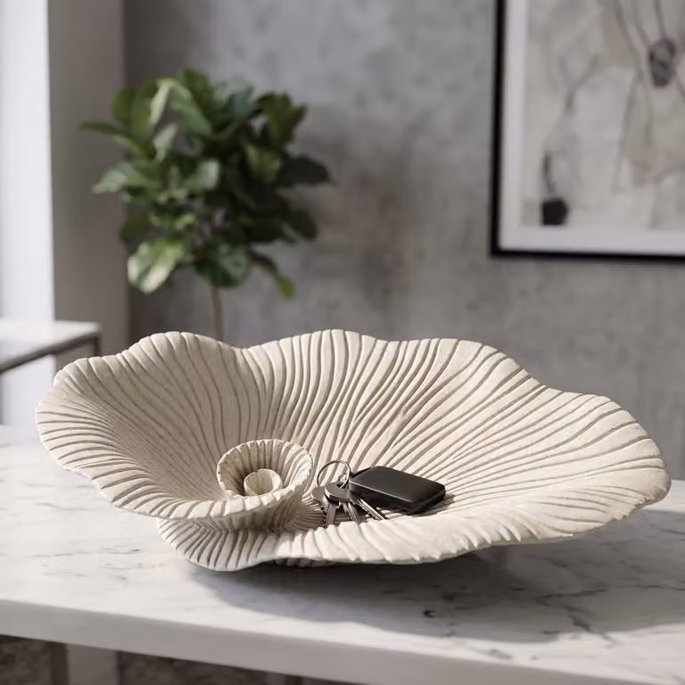 Bandeja decorativa con forma de pétalo floral Mauro Ferretti en color beige, An/P/Al: 39 x 24 x 8,5 cm