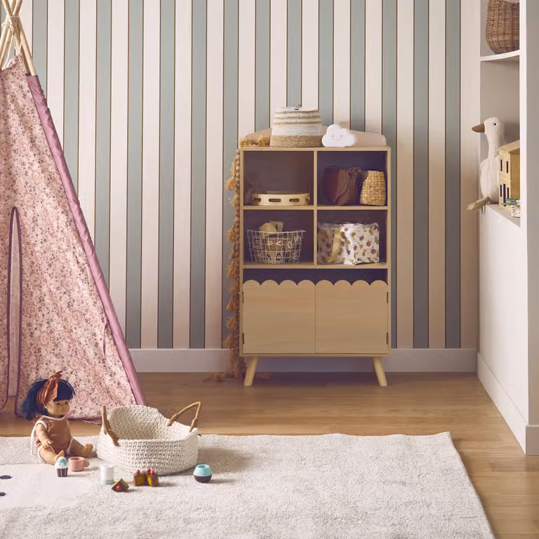 Biblioteca infantil Sweeek de madera de pino con 2 puertas y 4 estantes, color azul y natural, An/P/Al: 60 x 30 x 104.5 cm