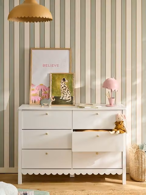 Cómoda de 6 cajones Vertbaudet para niños en color blanco y detalles dorados de madera de pino y MDF An/P/Al: 82 x 42 x 90 cm
