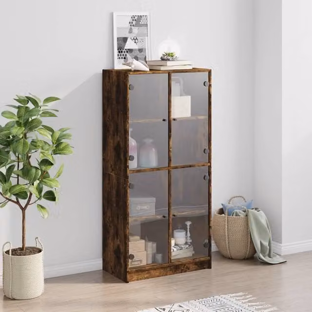 Aparador alto moderno SYFAX de madera de roble ahumado y cristal con puertas batientes en color marrón, An: 68 cm, P: 37 cm, Al: 142 cm