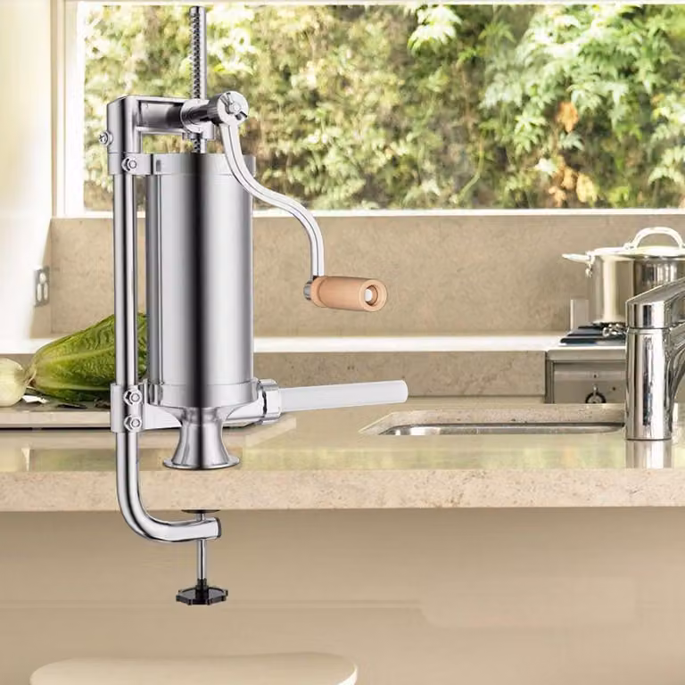 Máquina de llenado de salchichas profesional Northix en acero inoxidable color plata con capacidad de 1,5 kg