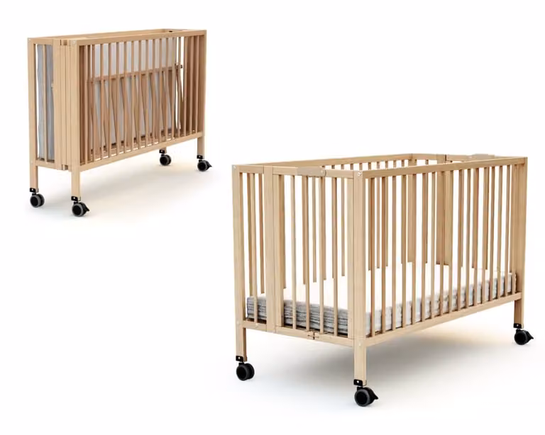 Cuna plegable para bebé AT4 de madera de haya barnizada en color blanco o beige, An/P/Al: 120 x 60 x 64,5 cm